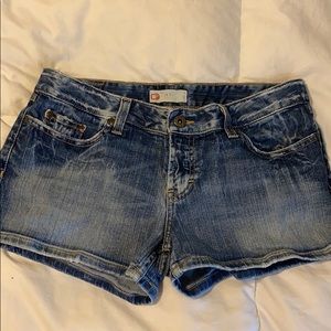 BKE Star Stretch 2” inseam Jean Shorts